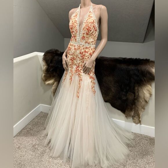 New Gorgeous Embroidered Floral Lace Beaded  Fishtail Halter Gown - Picture 3 of 16